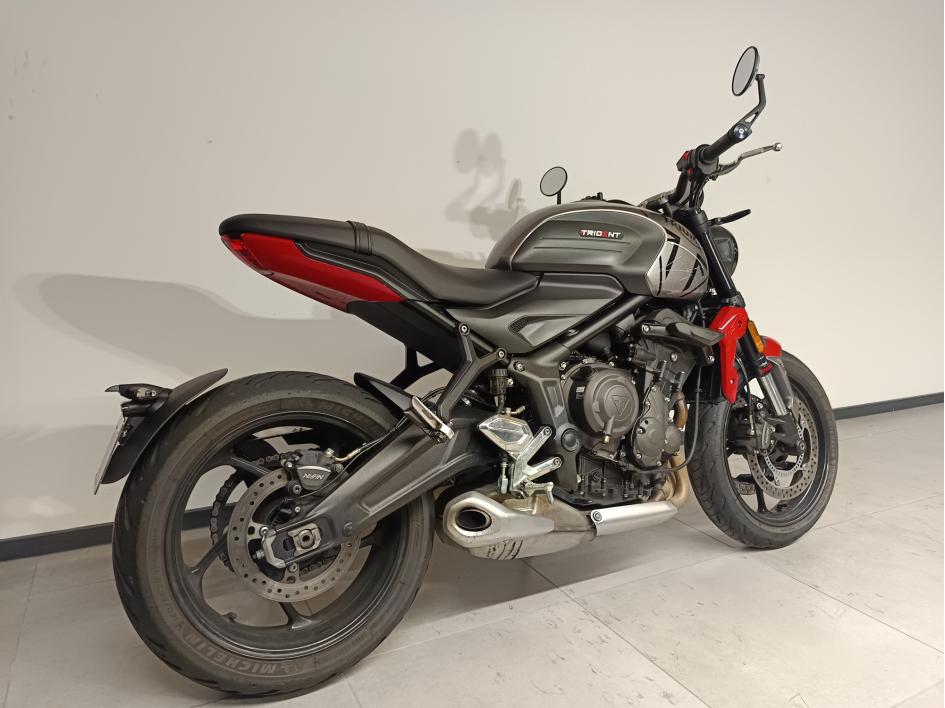 TRIUMPH TRIDENT 660