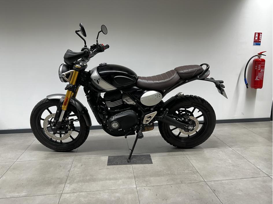 TRIUMPH Scrambler 400 X /2024/ black metal 