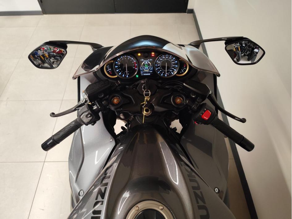SUZUKI GSX-R 1340 HAYABUSA