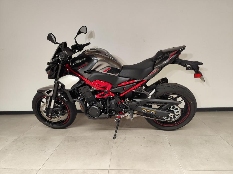 Z 900 A2 / 2025 / 750KMS / PACK PERF SHIFTER / 170€/mois 36mois avec assurance gva