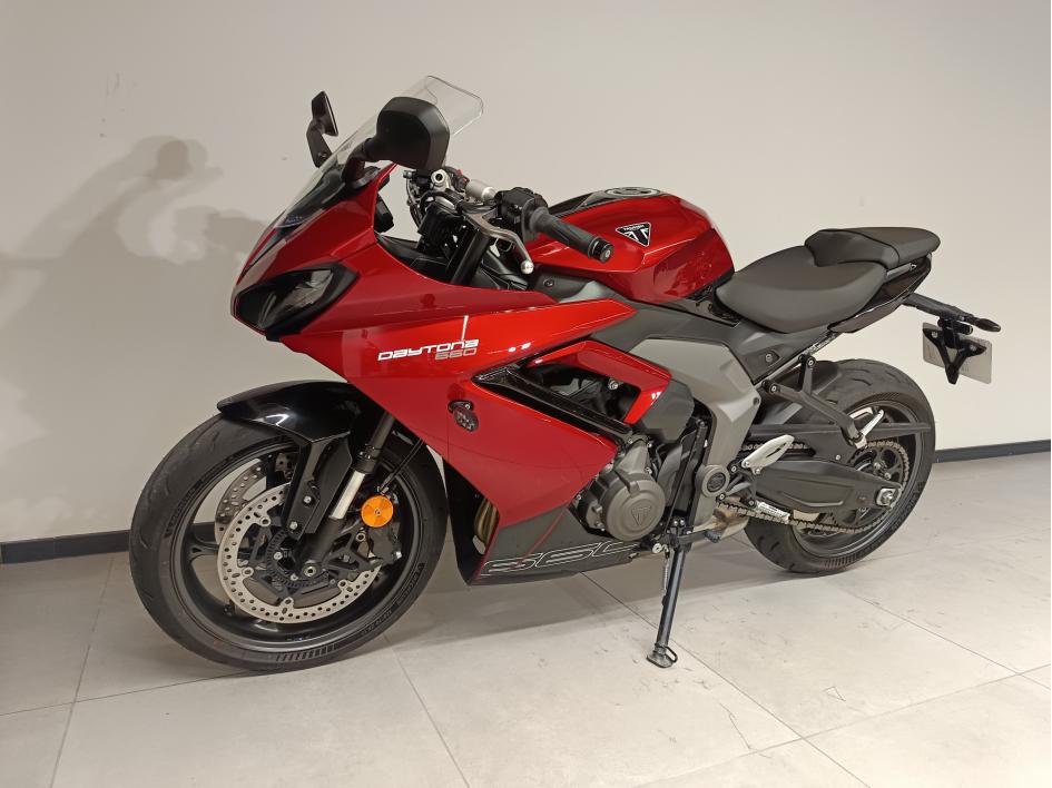 TRIUMPH DAYTONA 660