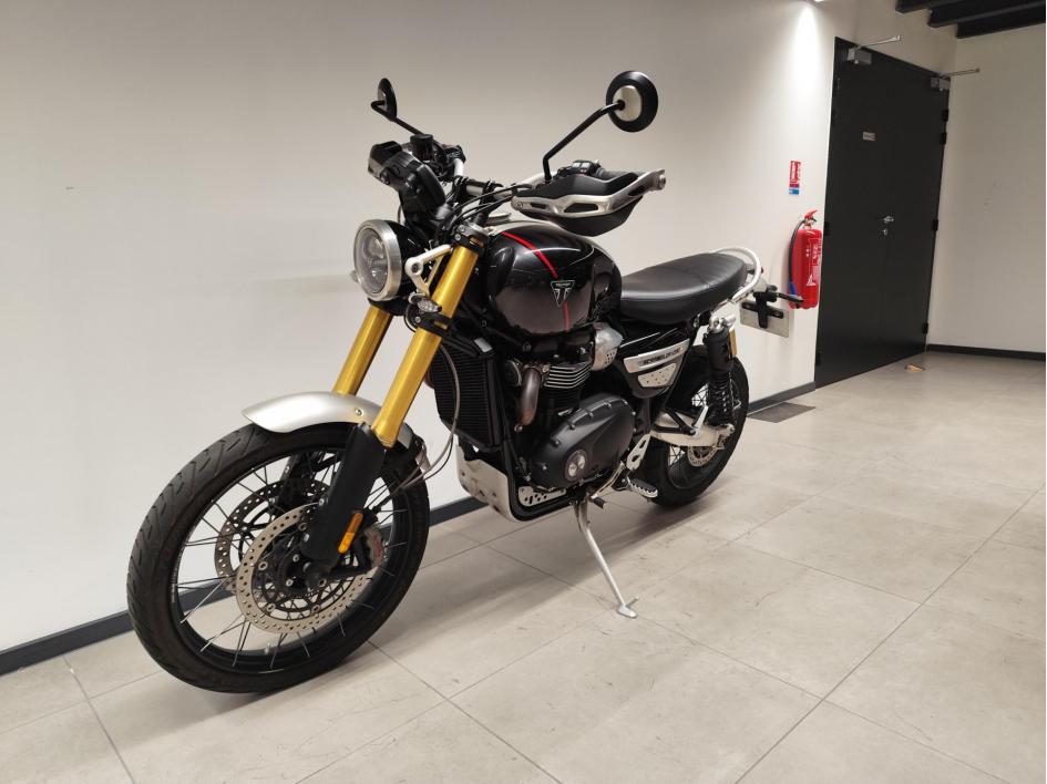 TRIUMPH SCRAMBLER 1200 XE / 2024 / 10.200 km