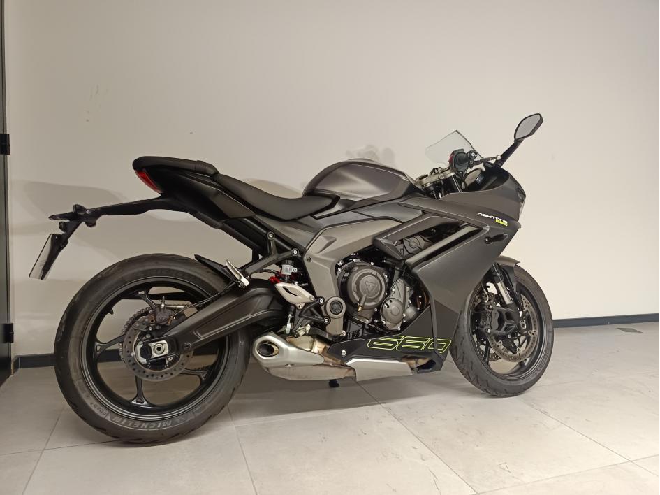 TRIUMPH DAYTONA 660