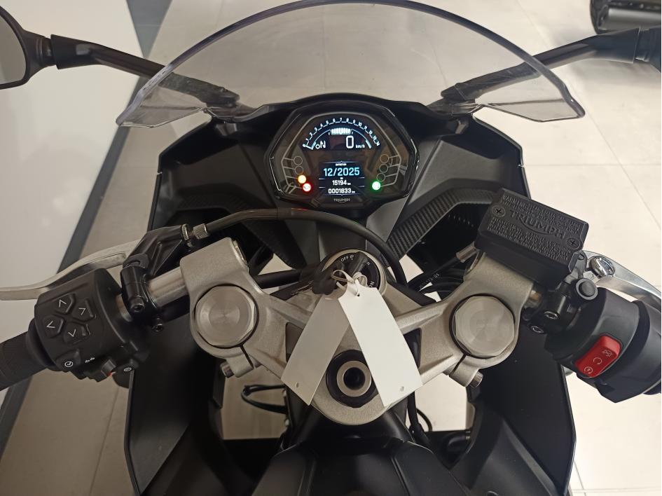 TRIUMPH DAYTONA 660