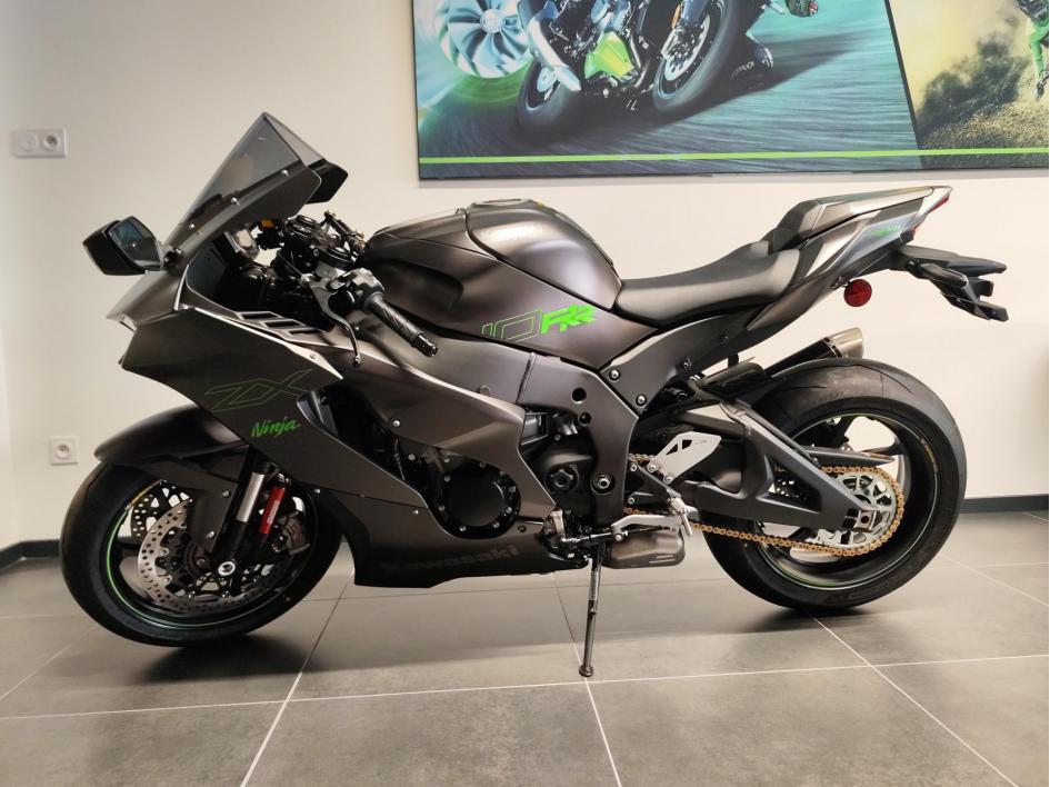 KAWASAKI ZX-10RR PERFORMANCE / 2025 