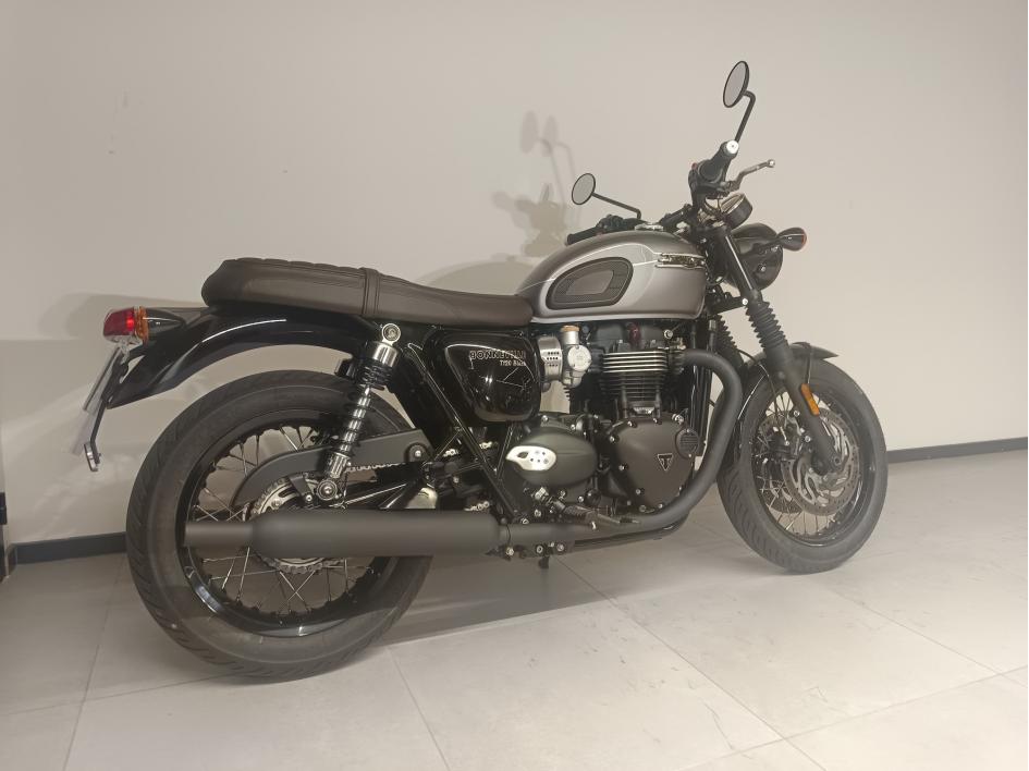 TRIUMPH Bonneville T120 Black