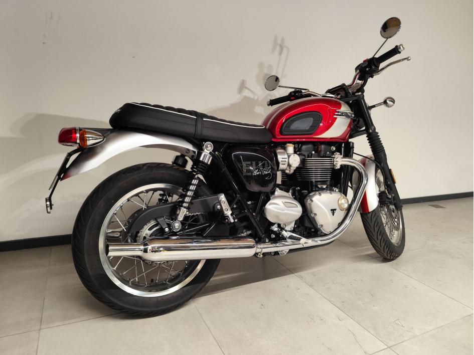 TRIUMPH BONNEVILLE T120 ELVIS PRESLEY