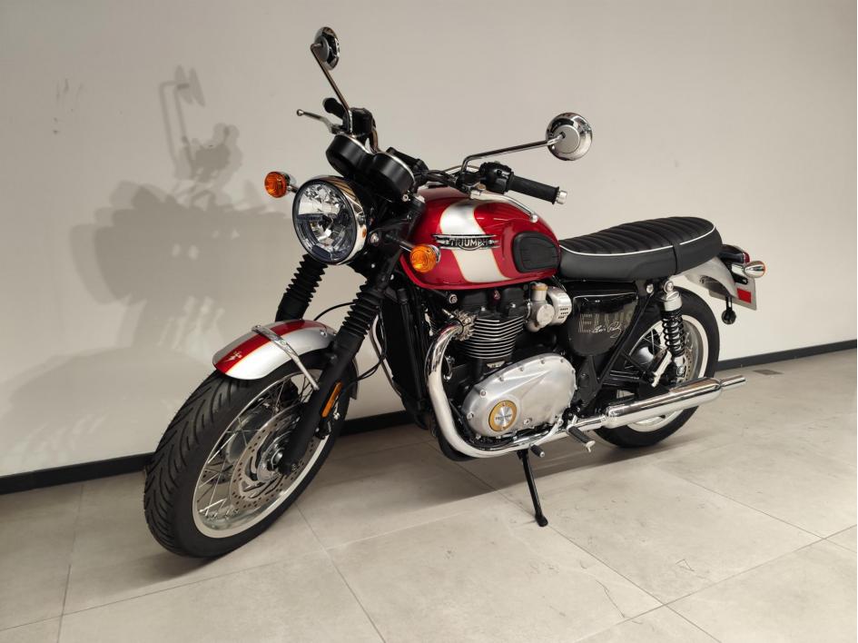 TRIUMPH BONNEVILLE T120 ELVIS PRESLEY